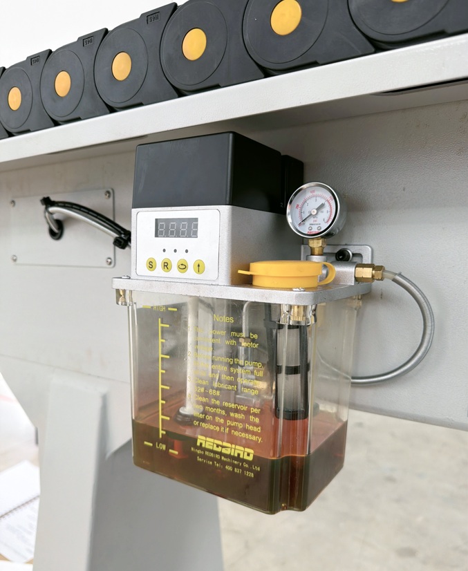CNC lubricant pump
